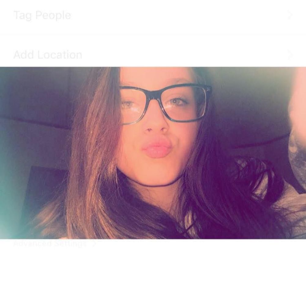 Meet your Posher, Halie